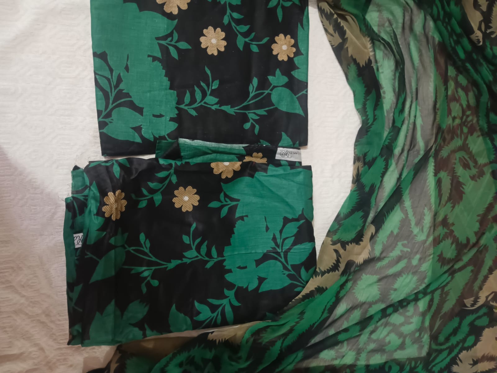 Alkaram 3 Piece Printed Lawn Suit , Women , Pakistan , Islamabad , fashion, New, Sappire image 2